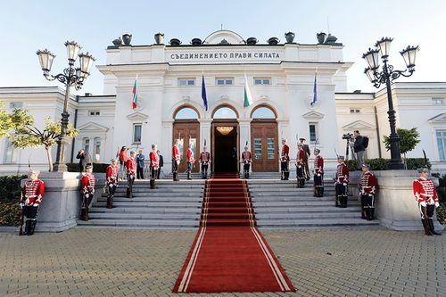 Дейвид Камерън стана външен министър на Великобритания